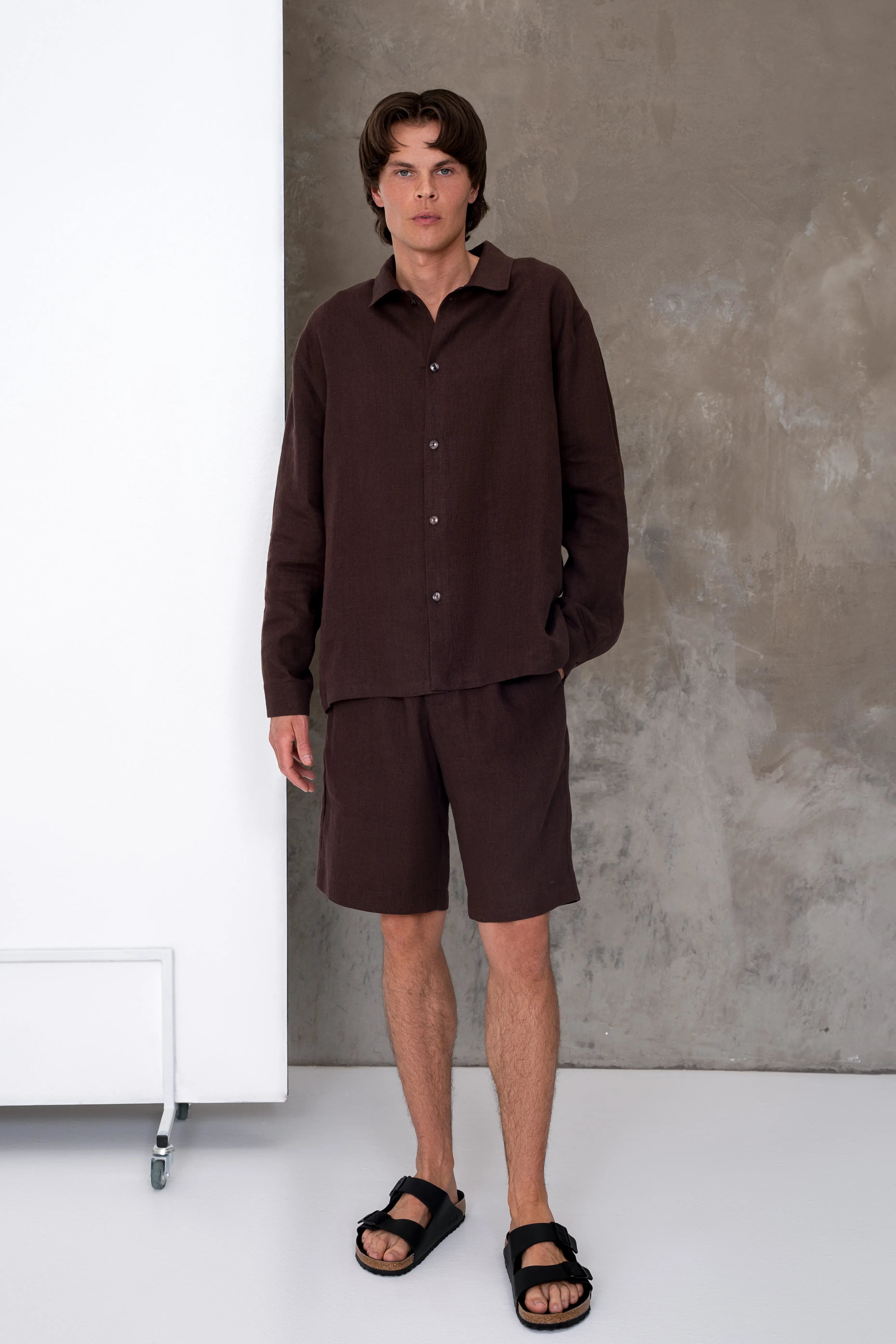 Men’s brown linen shirt and shorts, a neat summer look from the front