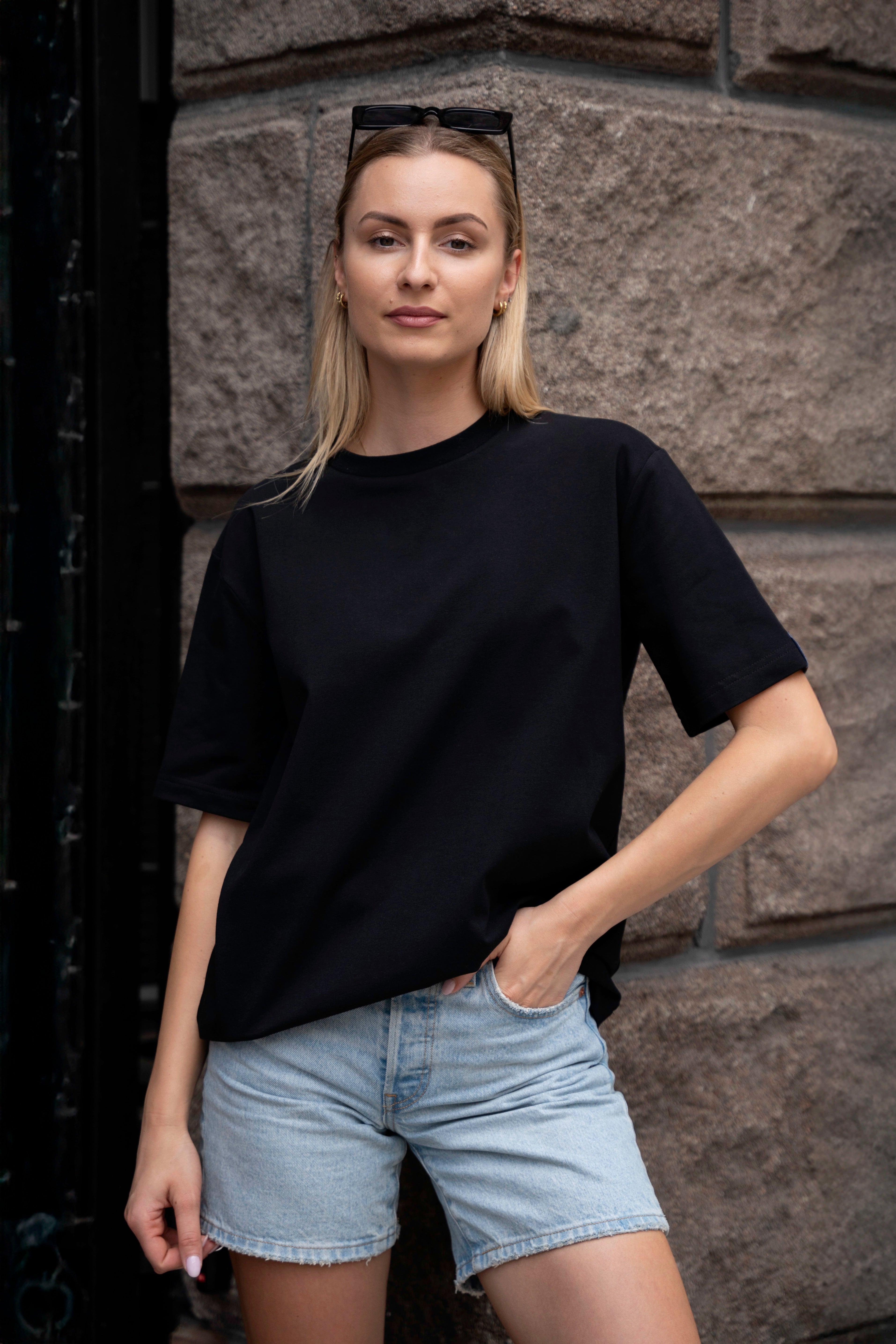 Black women’s oversized T-shirt