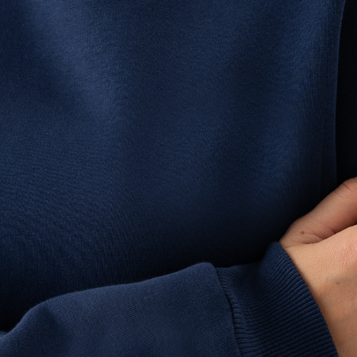 Navy_blue_dzemperis_melynas