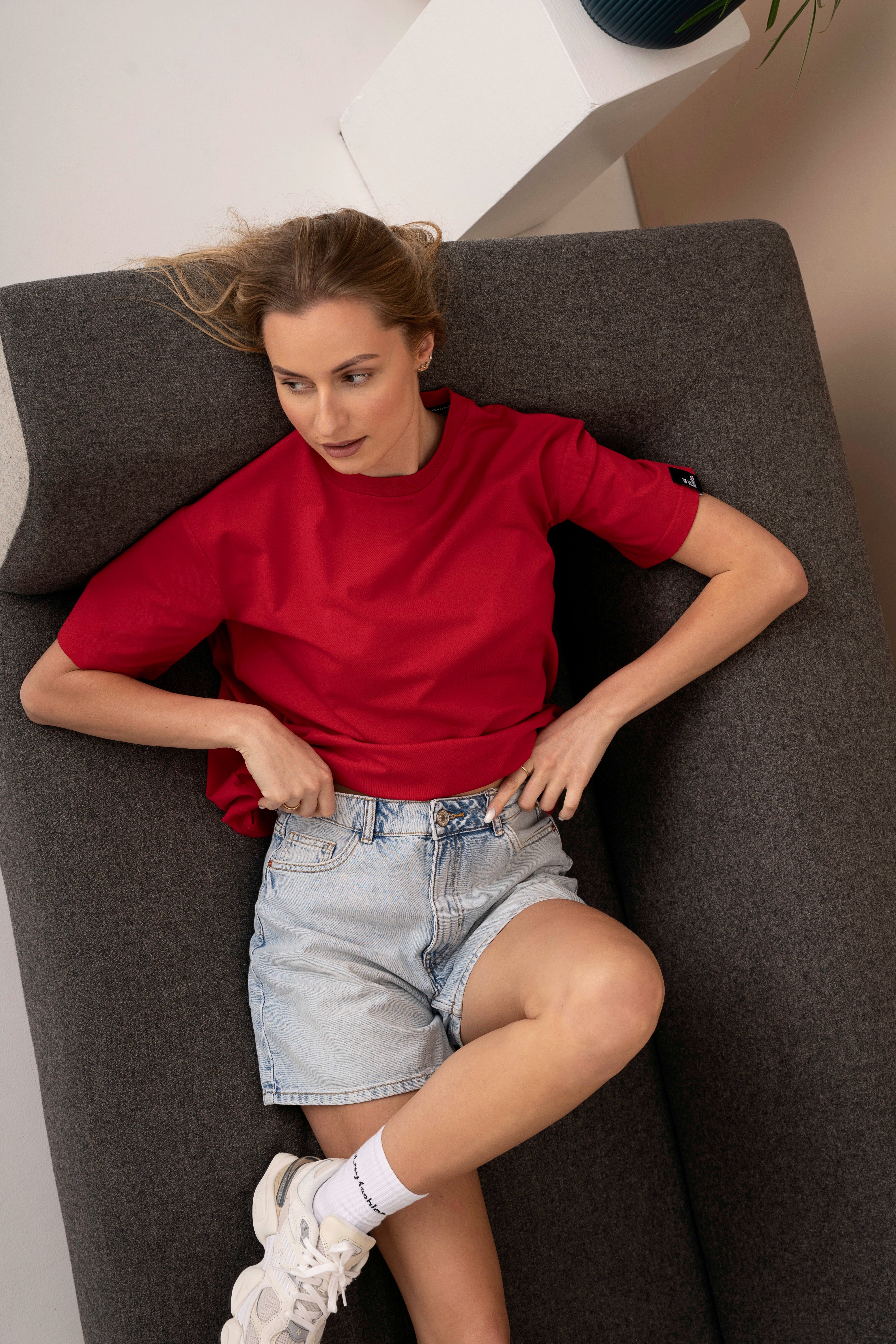 Red oversized T-shirt (no chest logo) CMF560
