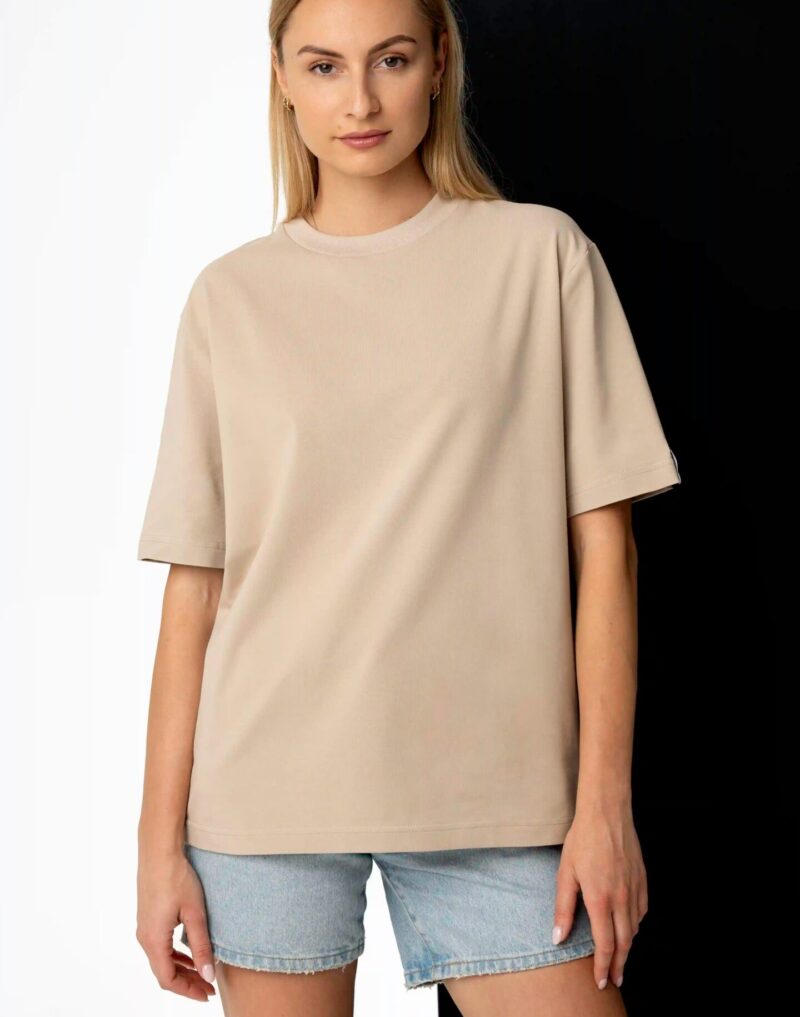 Oversized moteriški marškinėliai CMF481