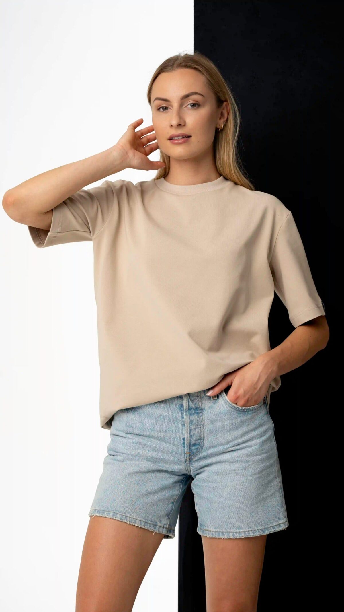 Oversized moteriški marškinėliai CMF481 - Image 3