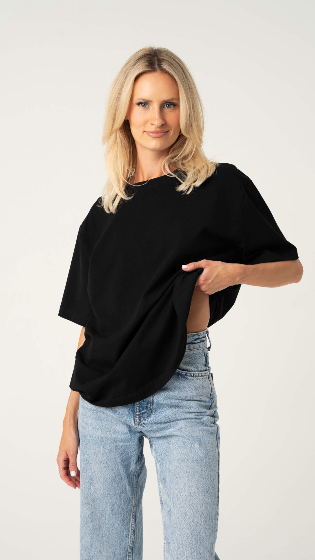Oversized unisex marškinėliai "CMF by Kamilė" CMF394 - Image 4